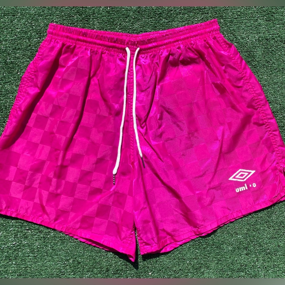 Vintage 90’s Umbro Hot Pink Checkered Pattern Soccer Shorts Men’s Small USA Made